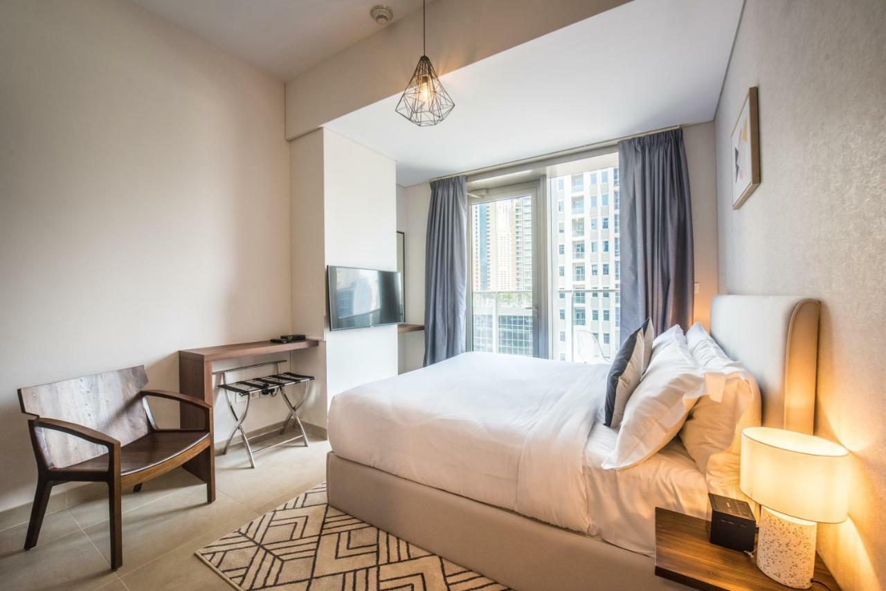 Fantastay Sparkle Tower One Bedroom Suite Marina View Дубай Екстериор снимка